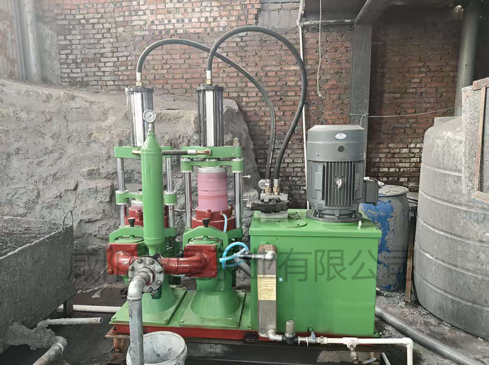 華星YBH200節(jié)能型壓濾機柱塞泵處理工業(yè)廢水現(xiàn)場